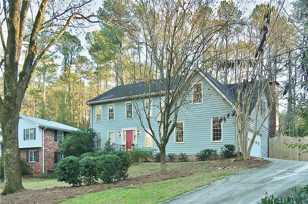 5 bedroom, 3,874 sq ft single family residence sold at 2671 Overlook Drive, Atlanta, GA 30345