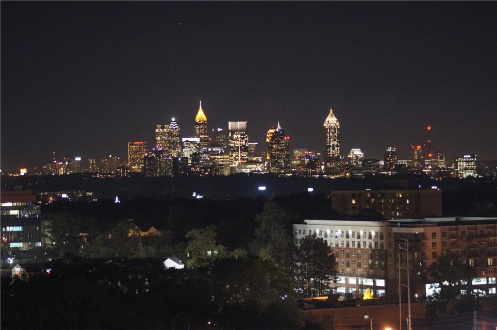 1 bedroom, 706 sq ft condominium sold at 3324 Peachtree Road 1304, Atlanta, GA 30326