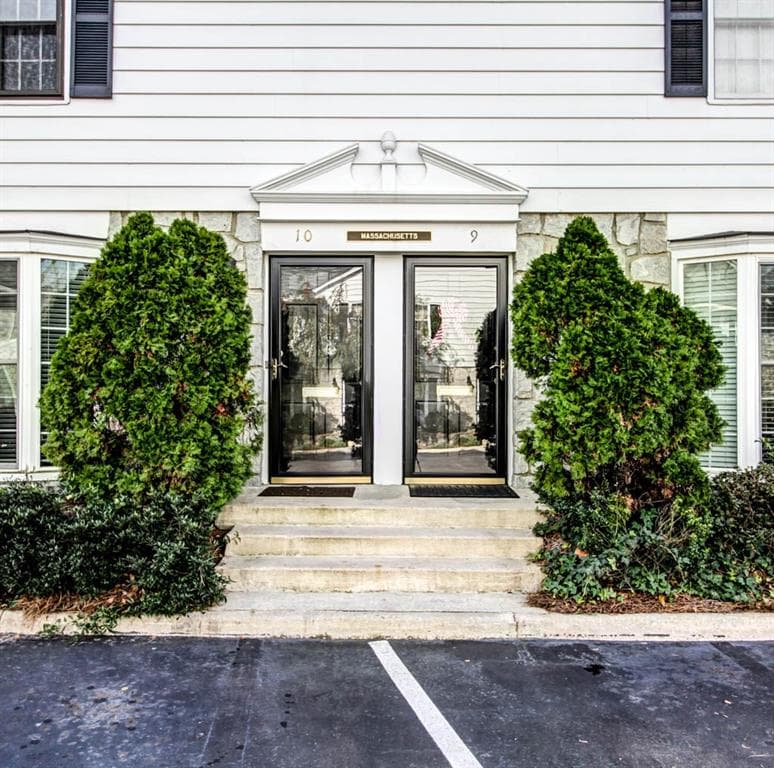 2 bedroom, 1,108 sq ft townhouse sold at 136 Peachtree Memorial Drive MA-10, Atlanta, GA 30309