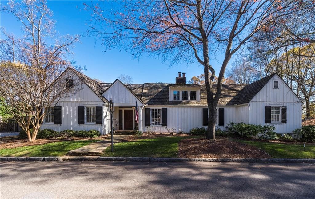 3 bedroom single family residence sold at 2535 Forrest Way, Atlanta, GA 30305