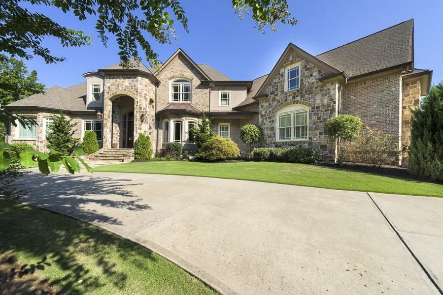 6 bedroom, 10,188 sq ft single family residence sold at 730 Glenairy Drive, Sandy Springs, GA 30328