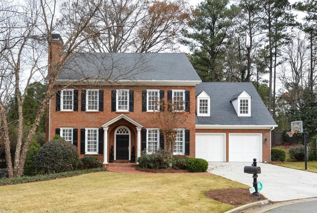 5 bedroom, 4,869 sq ft single family residence sold at 2803 Payton Oaks Drive, Atlanta, GA 30345