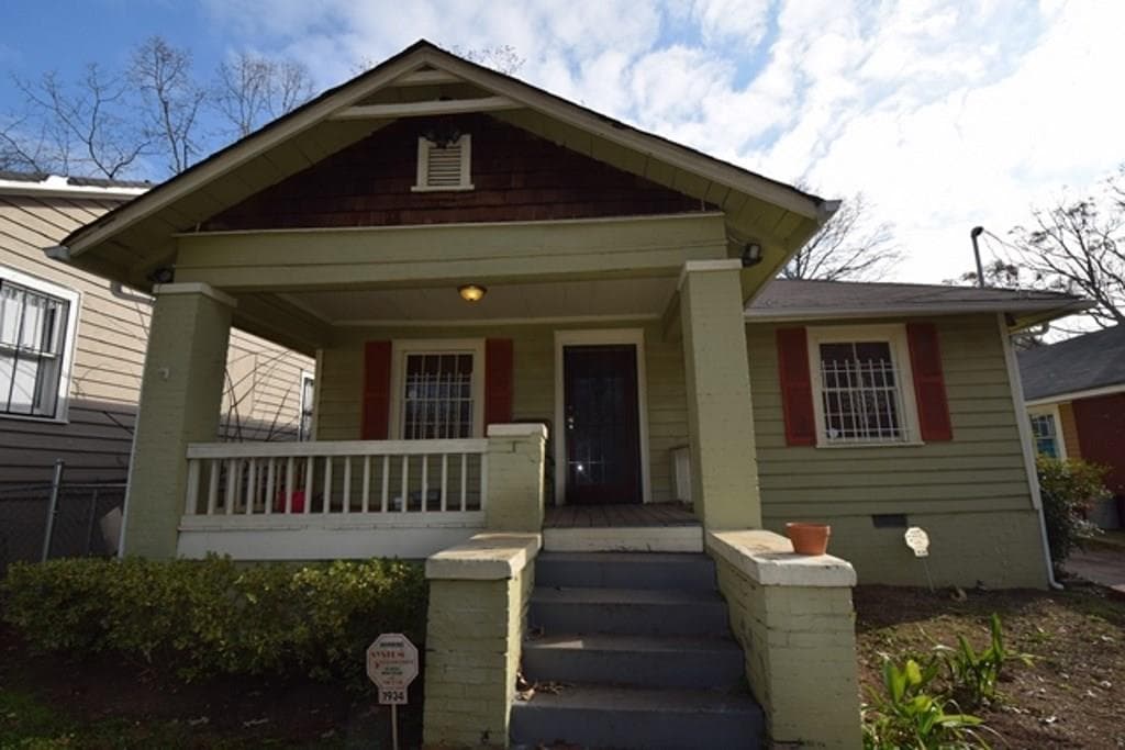 3 bedroom, 1,260 sq ft single family residence sold at 1934 Browns Mill Road, Atlanta, GA 30315