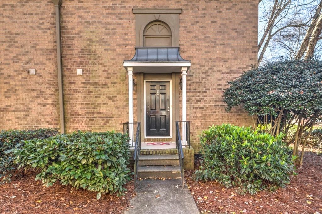 2 bedroom, 1,228 sq ft condominium sold at 6980 Roswell Road K8, Atlanta, GA 30328