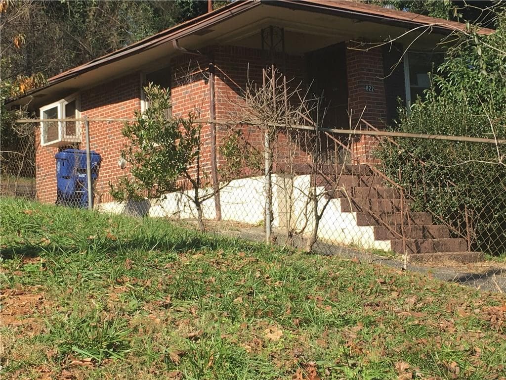 2 bedroom, 861 sq ft single family residence sold at 822 Gertrude Place, Atlanta, GA 30318