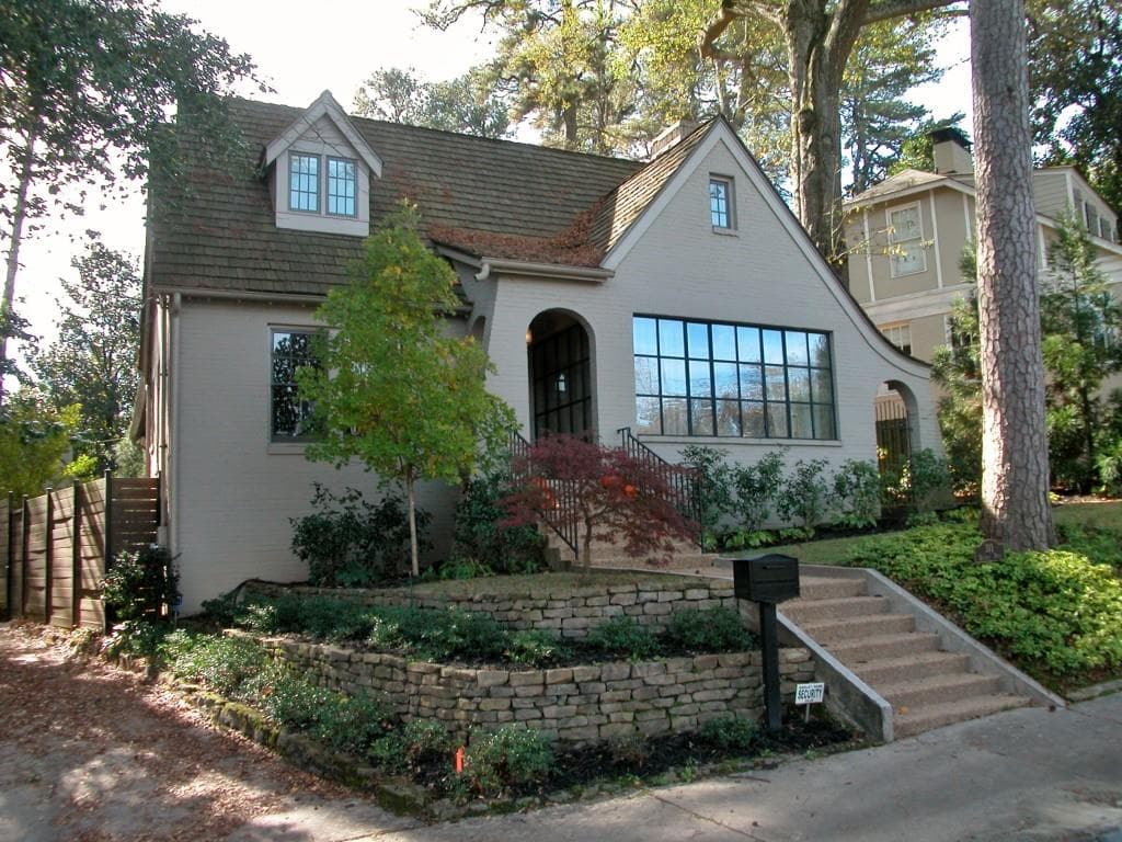 5 bedroom, 2,961 sq ft single family residence sold at 311 Beverly Road, Atlanta, GA 30309