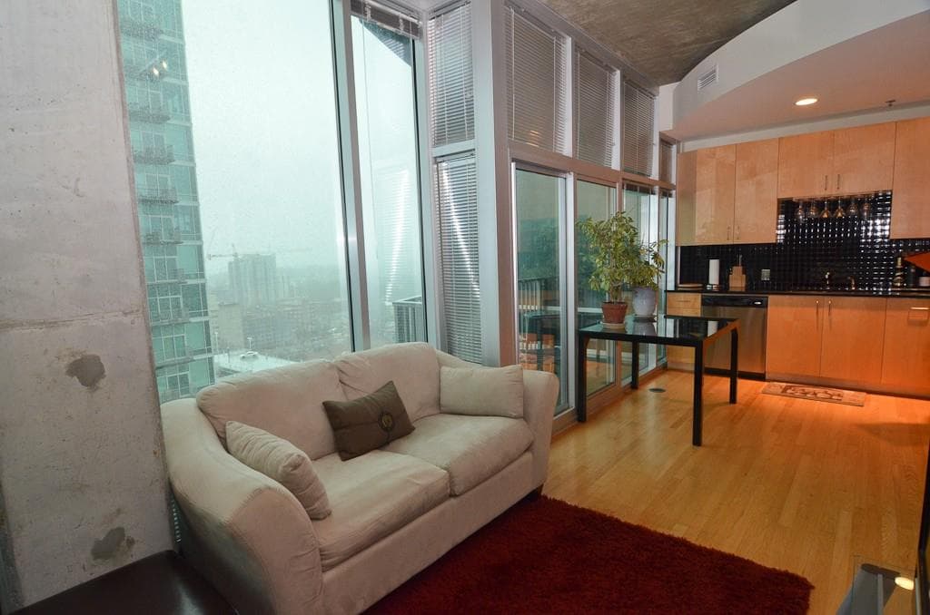 1 bedroom, 556 sq ft condominium sold at 923 Peachtree Street 1432, Atlanta, GA 30309