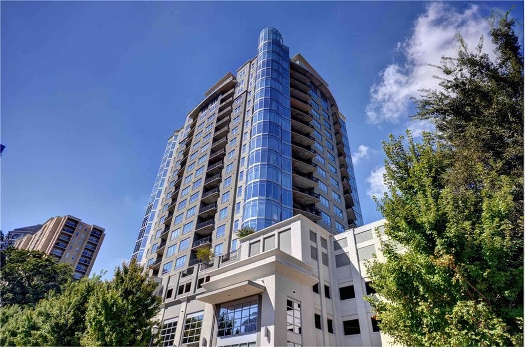 3 bedroom, 1,887 sq ft condominium sold at 222 12th Street 2002, Atlanta, GA 30309