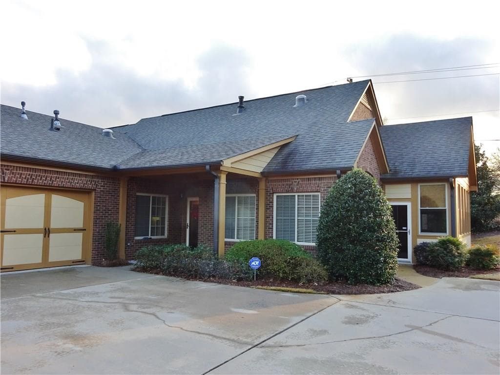 3 bedroom, 1,868 sq ft condominium sold at 120 Chastain Road 104, Kennesaw, GA 30144