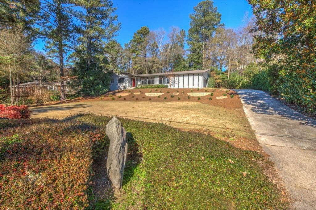 3 bedroom single family residence sold at 4200 Paradise Circle, Atlanta, GA 30339