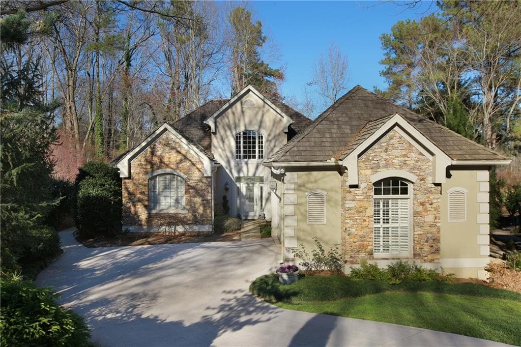 2010 W Cavendish Court, Alpharetta, GA 30022 — most recent listing photo