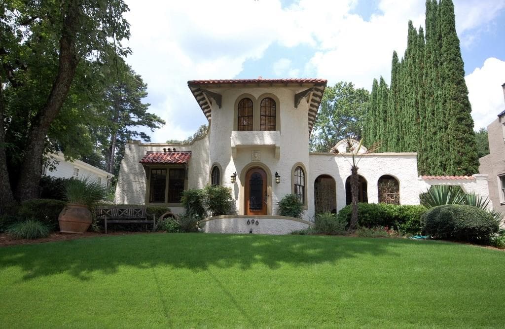 4 bedroom, 3,733 sq ft single family residence sold at 696 Sherwood Road, Atlanta, GA 30324