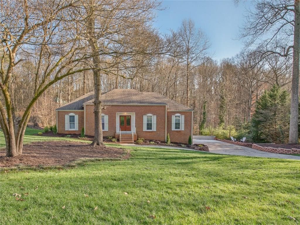 5 bedroom, 3,282 sq ft single family residence sold at 220 WIND SHADOW Court, Roswell, GA 30075