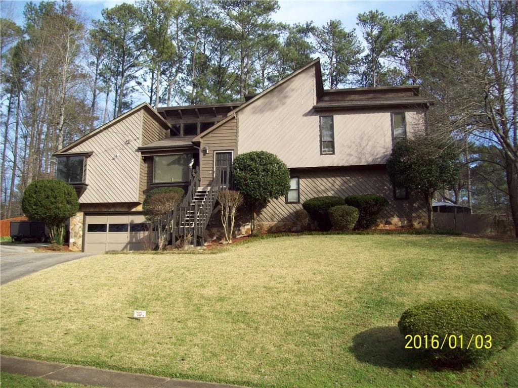 4 bedroom, 2,352 sq ft single family residence sold at 2996 Rockbridge Road, Marietta, GA 30066