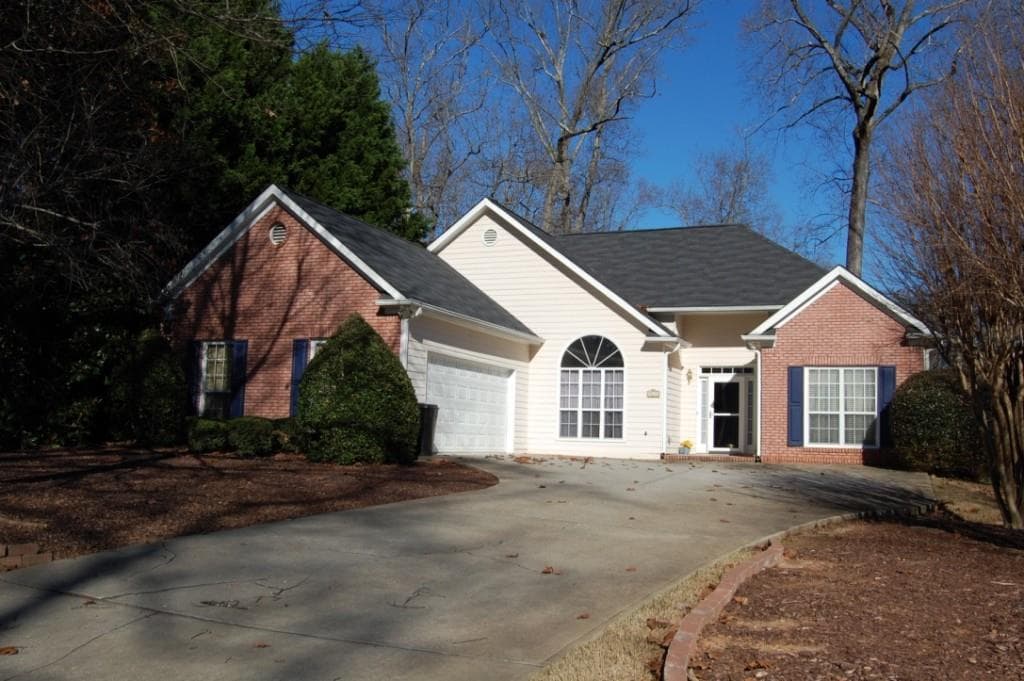 965 Dogwood Park Drive, Lawrenceville, GA 30046 — most recent listing photo