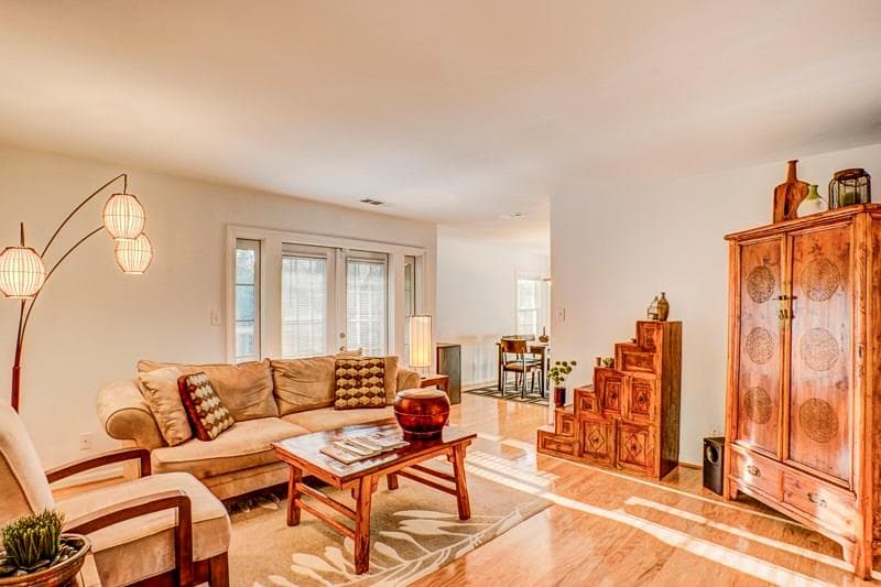 2 bedroom, 1,060 sq ft condominium sold at 1445 Monroe Drive B10, Atlanta, GA 30324