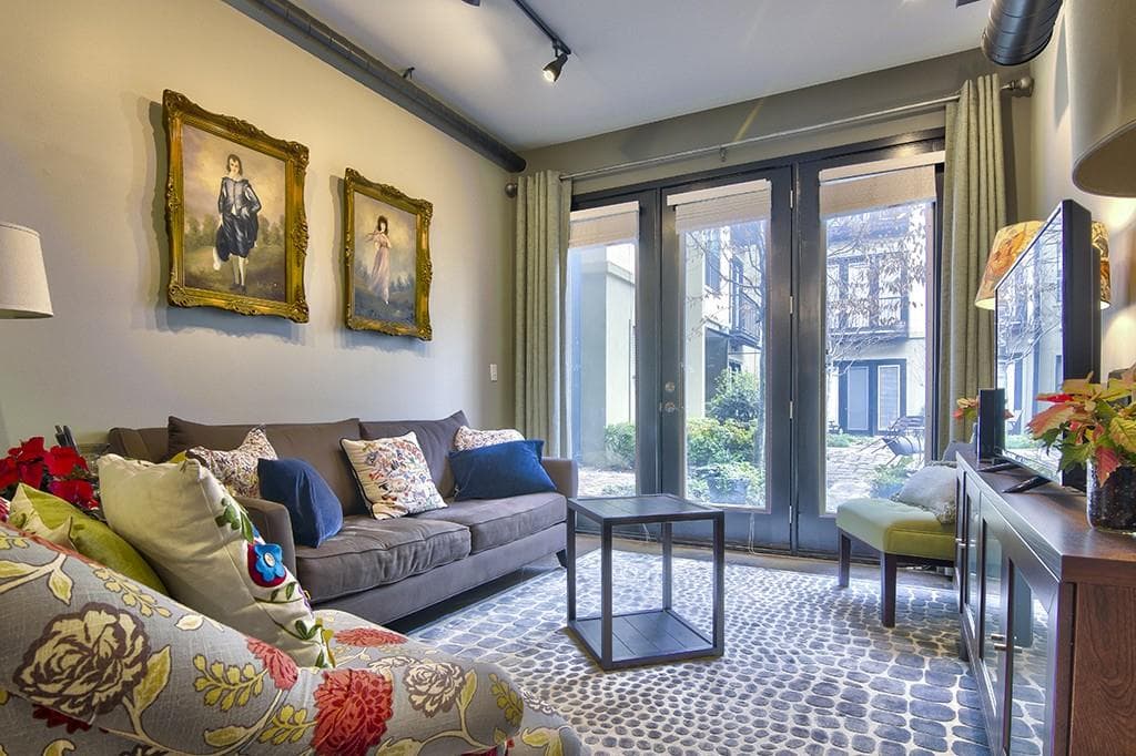 1 bedroom, 713 sq ft condominium sold at 5300 Peachtree Road 206, Atlanta, GA 30341
