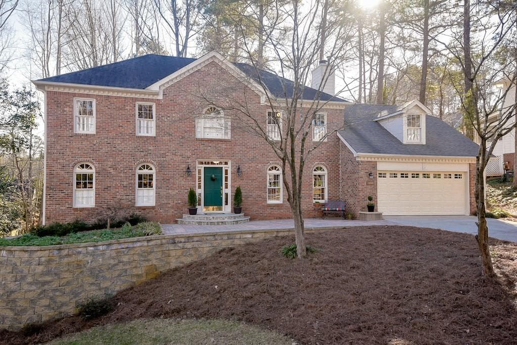 4 bedroom, 2,853 sq ft single family residence sold at 11840 Highland Colony Drive, Roswell, GA 30075