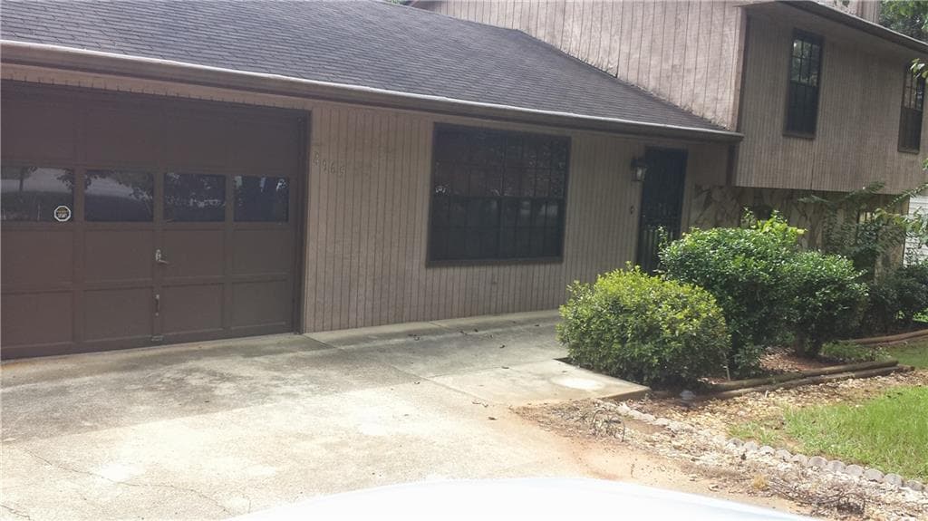 3 bedroom single family residence sold at 4965 Thompson Mill Road, Lithonia, GA 30038
