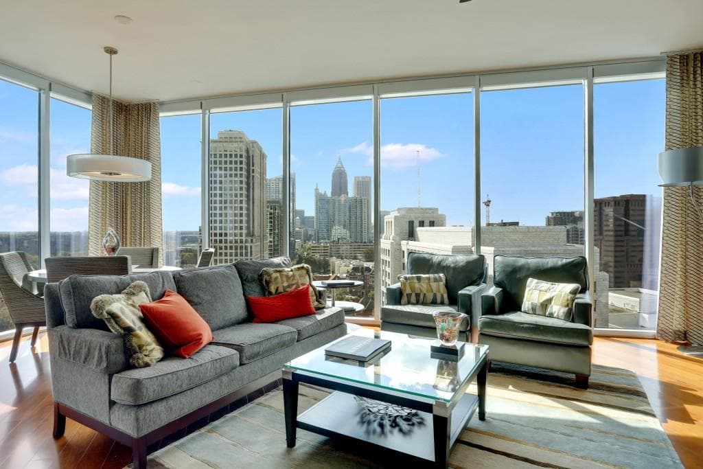 2 bedroom, 1,397 sq ft condominium sold at 1080 Peachtree Street 1710, Atlanta, GA 30309