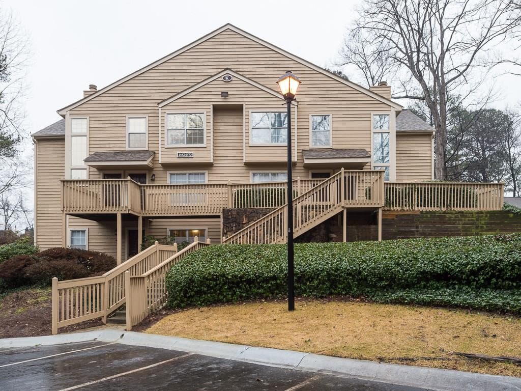 2 bedroom, 1,300 sq ft condominium sold at 1466 N Crossing Circle, Atlanta, GA 30329