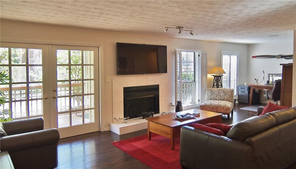 2 bedroom, 1,111 sq ft condominium sold at 2901 Lenox Road 1005, Atlanta, GA 30324