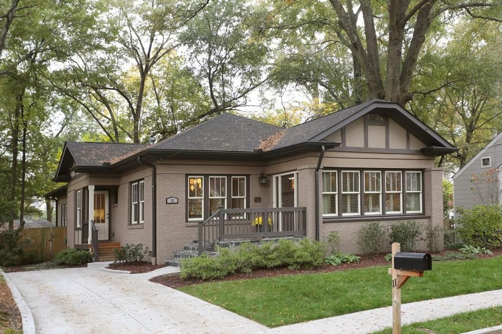 3 bedroom, 1,991 sq ft single family residence sold at 11 Arc Way, Atlanta, GA 30305