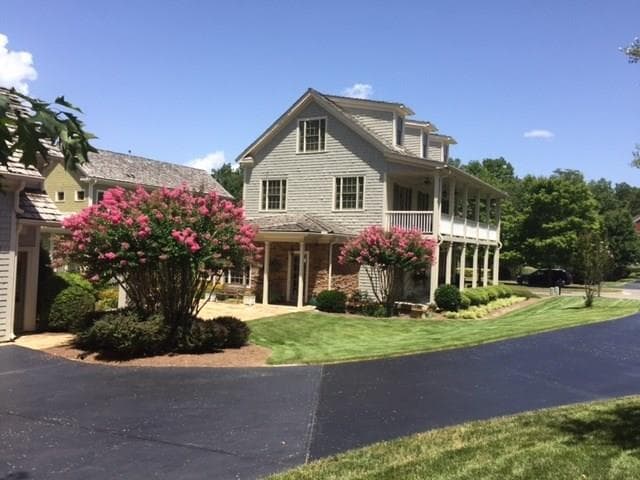 3 bedroom, 3,243 sq ft single family residence sold at 60 Waterfront Park Court, Dawsonville, GA 30534