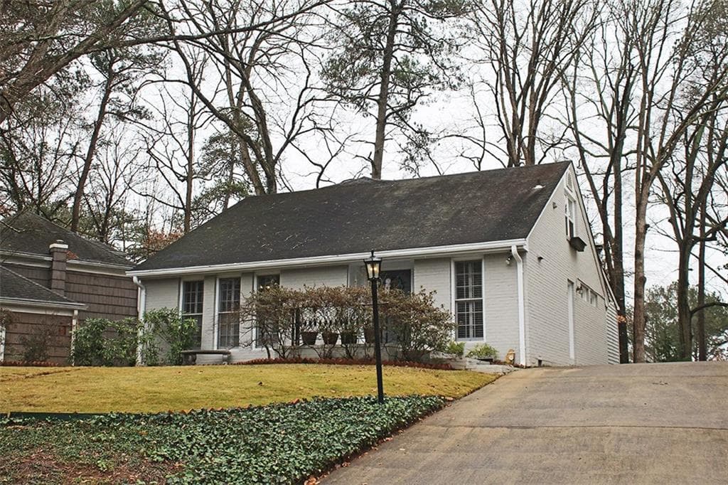 4 bedroom, 1,931 sq ft single family residence sold at 2175 Mckinley Road, Atlanta, GA 30318