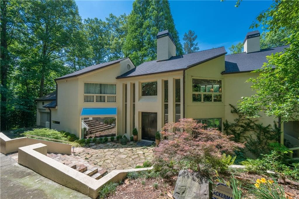 4 bedroom, 5,223 sq ft single family residence sold at 5 W Wesley Ridge, Atlanta, GA 30327