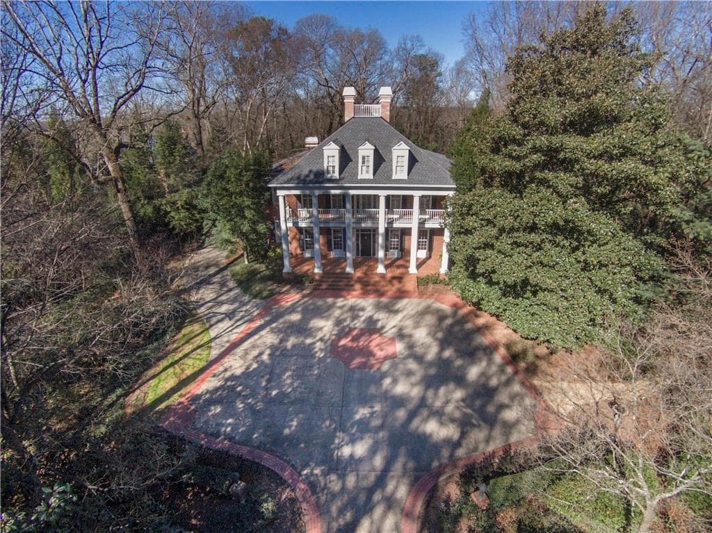 6 bedroom, 8,585 sq ft single family residence sold at 1255 Mount Paran Road, Atlanta, GA 30327