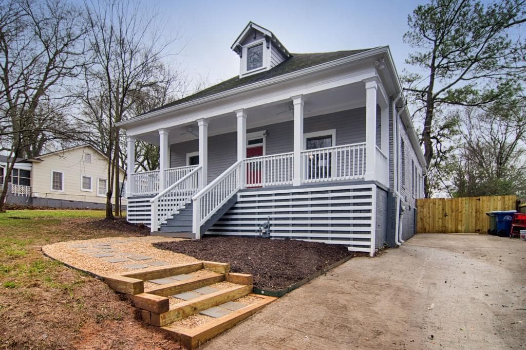 4 bedroom, 3,000 sq ft single family residence sold at 1621 Stanwood Avenue, Atlanta, GA 30317