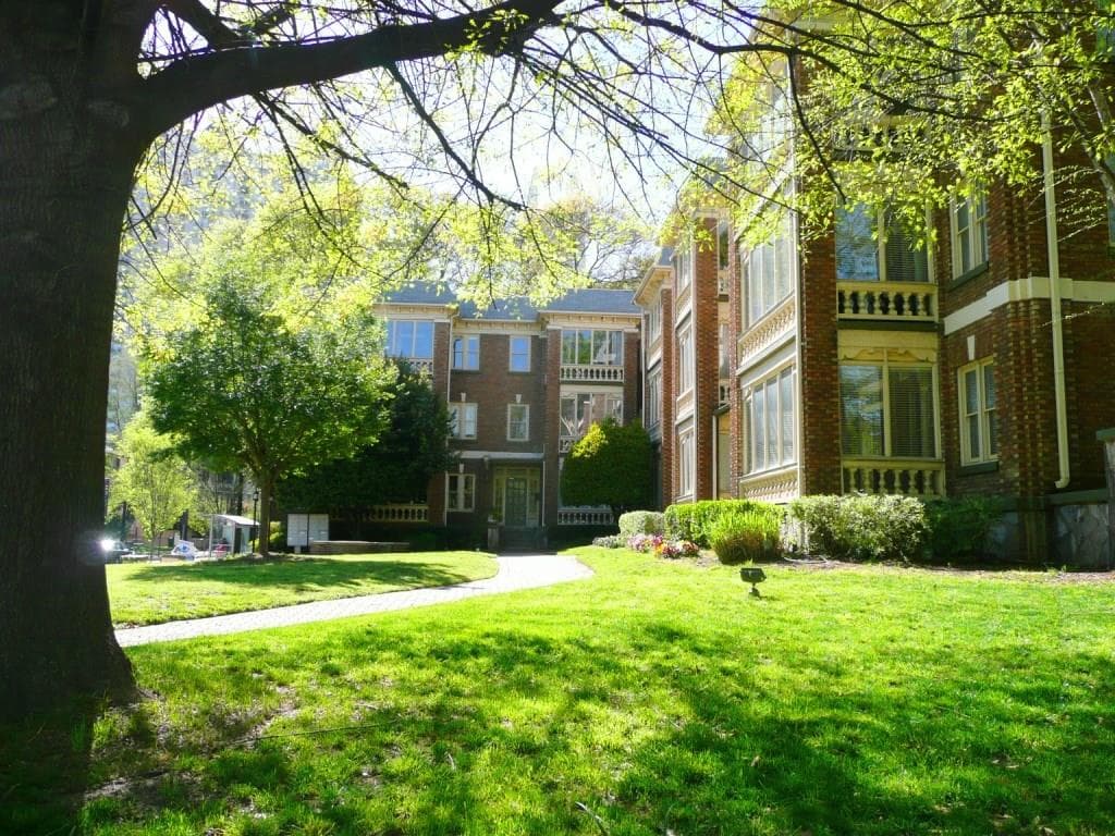 2 bedroom, 1,000 sq ft condominium sold at 272 14th Street 16, Atlanta, GA 30309