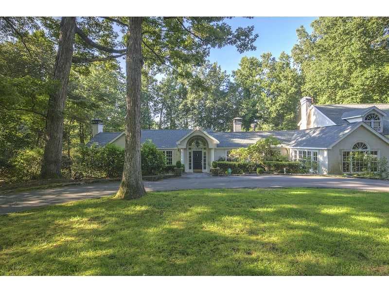 5 bedroom, 5,775 sq ft single family residence sold at 4065 Paran Trail, Atlanta, GA 30327