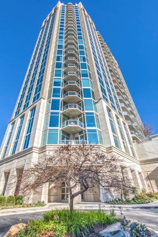 2 bedroom, 1,680 sq ft condominium sold at 2795 Peachtree Road 1709, Atlanta, GA 30305