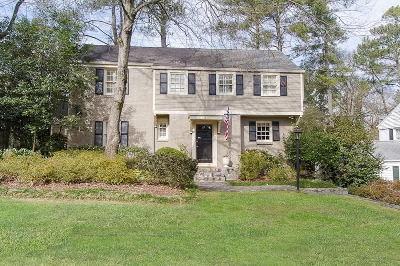 4 bedroom, 2,963 sq ft single family residence sold at 1940 Greystone Road, Atlanta, GA 30318