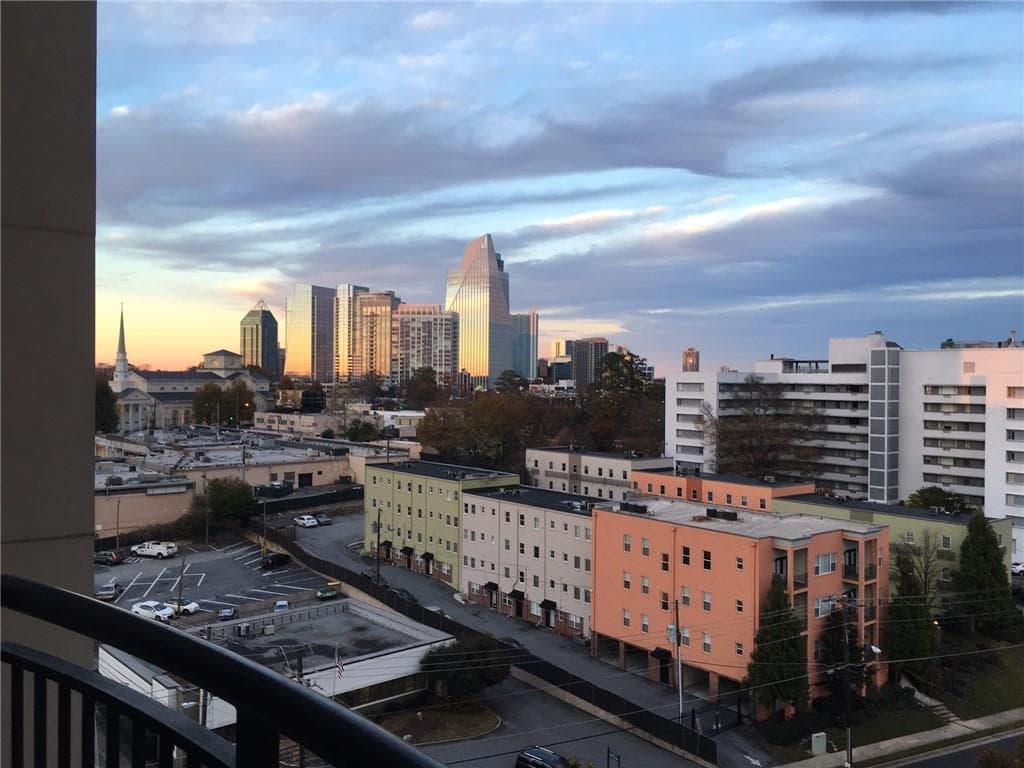 1 bedroom, 869 sq ft condominium sold at 325 E Paces Ferry Road 904, Atlanta, GA 30305