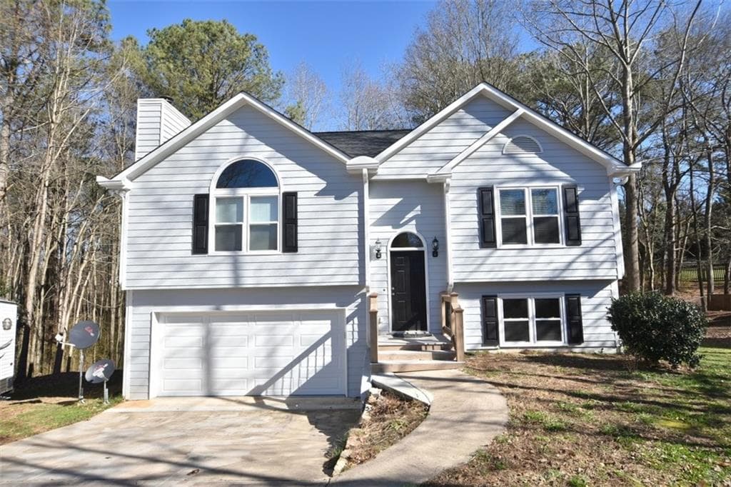 3 bedroom, 1,414 sq ft single family residence sold at 7050 Old Post Court, Cumming, GA 30028