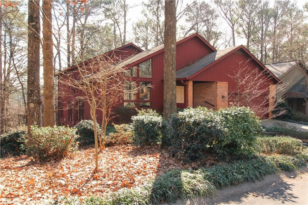 3 bedroom townhouse sold at 240 Lakeview Ridge, Roswell, GA 30076