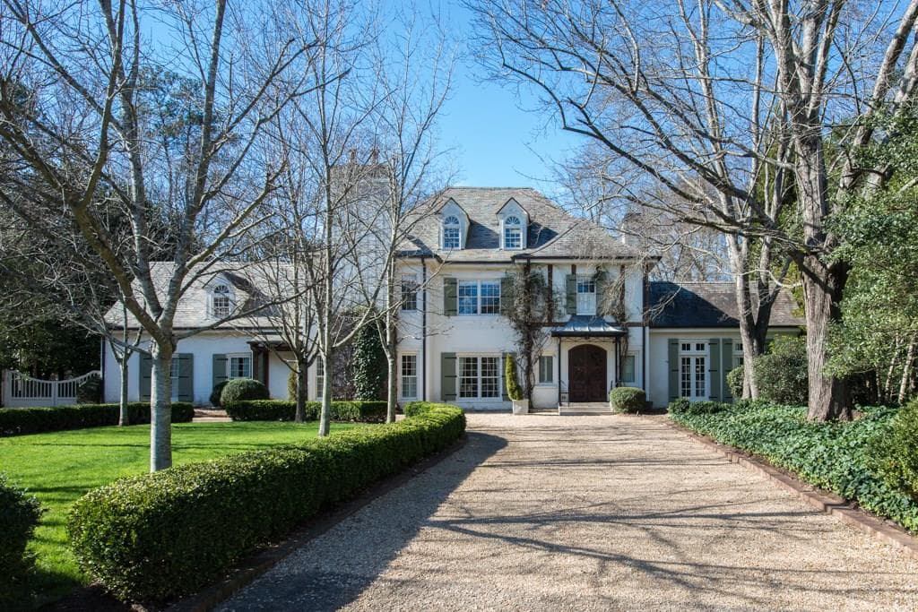 5 bedroom, 7,274 sq ft single family residence sold at 3023 Rivermeade Drive, Atlanta, GA 30327