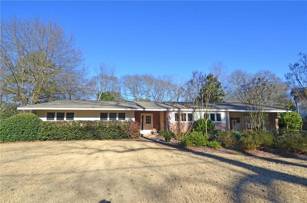 3 bedroom, 1,967 sq ft single family residence sold at 2583 Cravey Drive, Atlanta, GA 30345