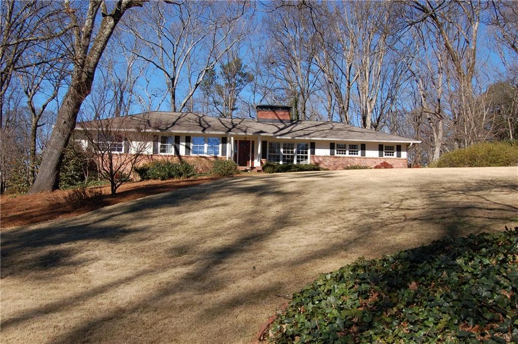 4 bedroom single family residence sold at 1165 Mount Paran Road, Atlanta, GA 30327