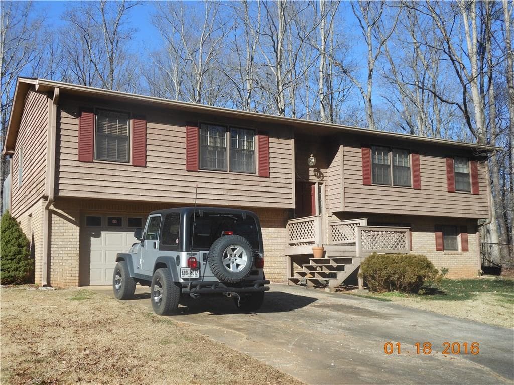 3529 Vicki Lane, Douglasville, GA 30135 — most recent listing photo