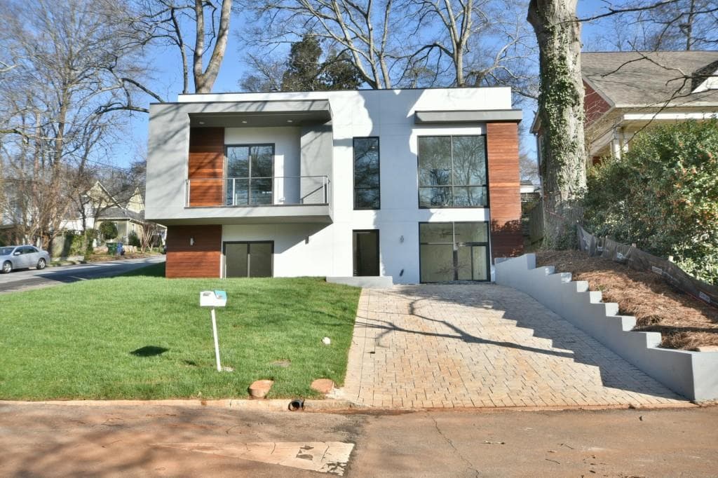4 bedroom, 2,200 sq ft single family residence sold at 842 Ormewood Terrace, Atlanta, GA 30316