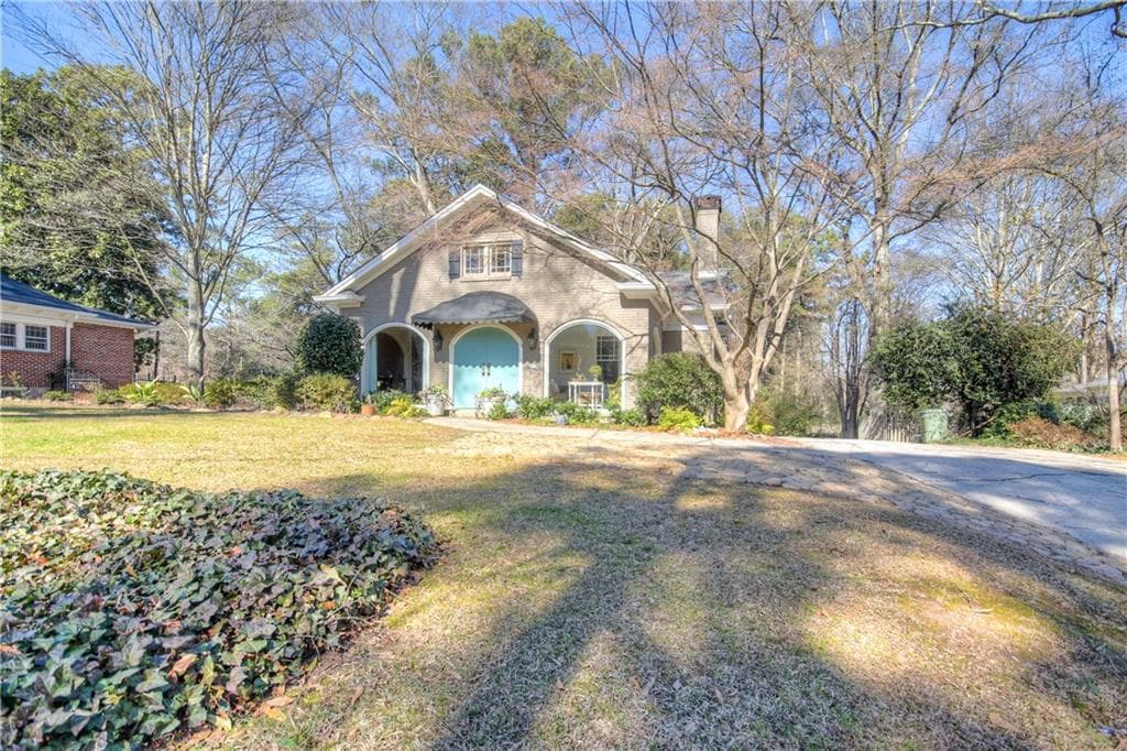 3 bedroom, 2,075 sq ft single family residence sold at 619 Collier Road, Atlanta, GA 30318