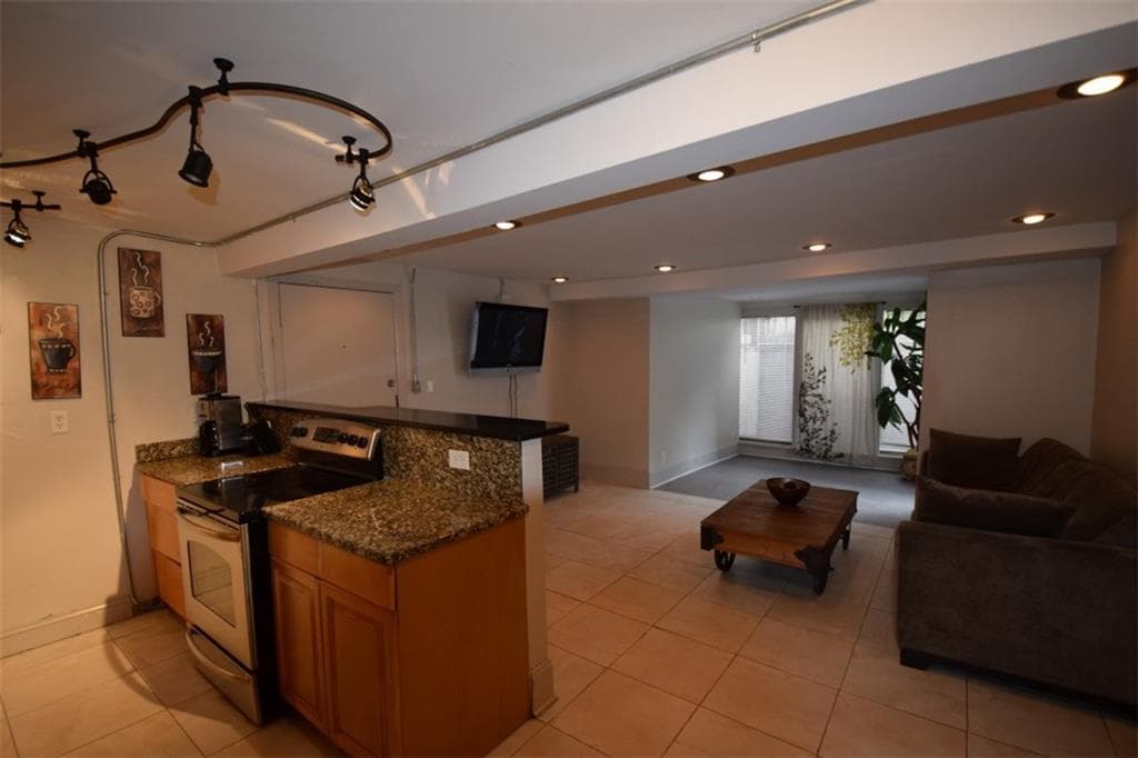 1 bedroom, 760 sq ft condominium sold at 885 Glendale Terrace A1, Atlanta, GA 30309