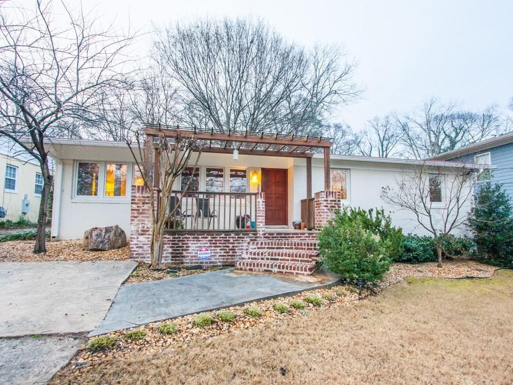 3 bedroom, 1,130 sq ft single family residence sold at 227 Murray Hill Avenue, Atlanta, GA 30317