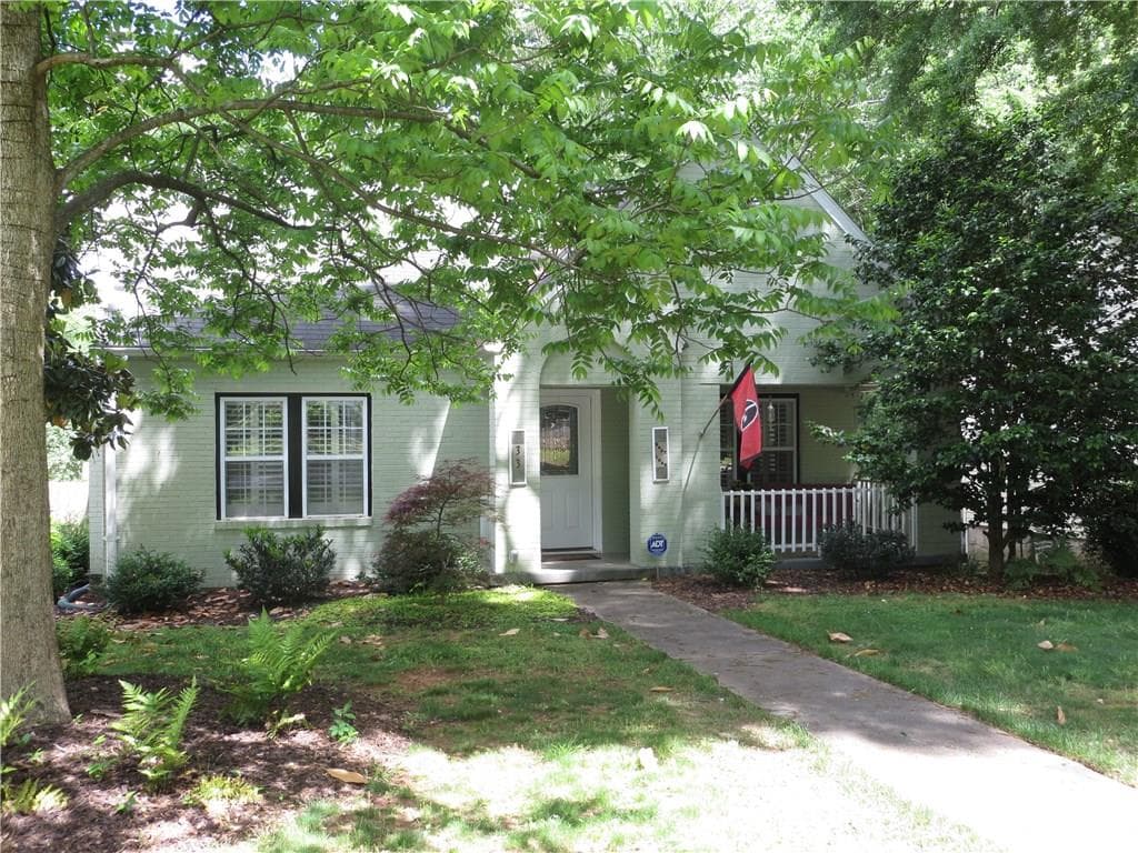 4 bedroom, 2,163 sq ft single family residence sold at 33 E Lake Drive, Atlanta, GA 30317