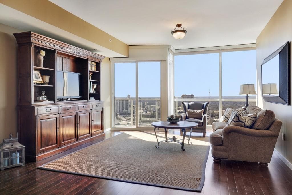 2 bedroom, 1,568 sq ft condominium sold at 3325 Piedmont Road 2704, Atlanta, GA 30305