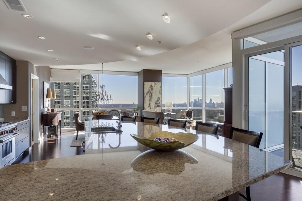 3 bedroom, 2,748 sq ft condominium sold at 3325 Piedmont Road 2006, Atlanta, GA 30305